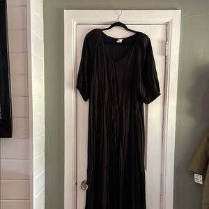 Elegant Black Maxi Dress